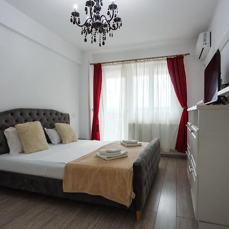 Q Apartament Near Palas Mall Iasi Bagian luar foto